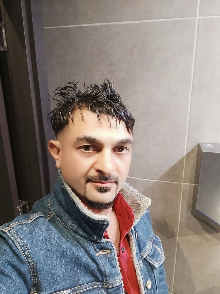  49941634  Ali, 43 ,    