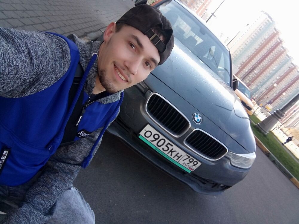  19821054  Andrej, 29 ,    