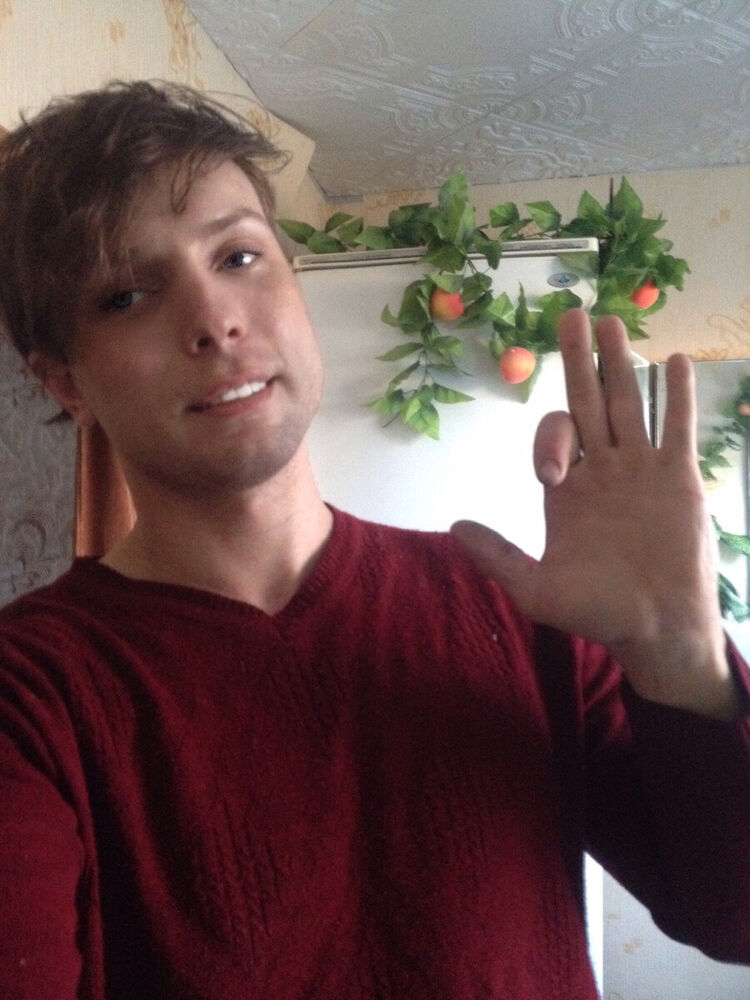  ,   Slava, 32 ,   ,   , c , 