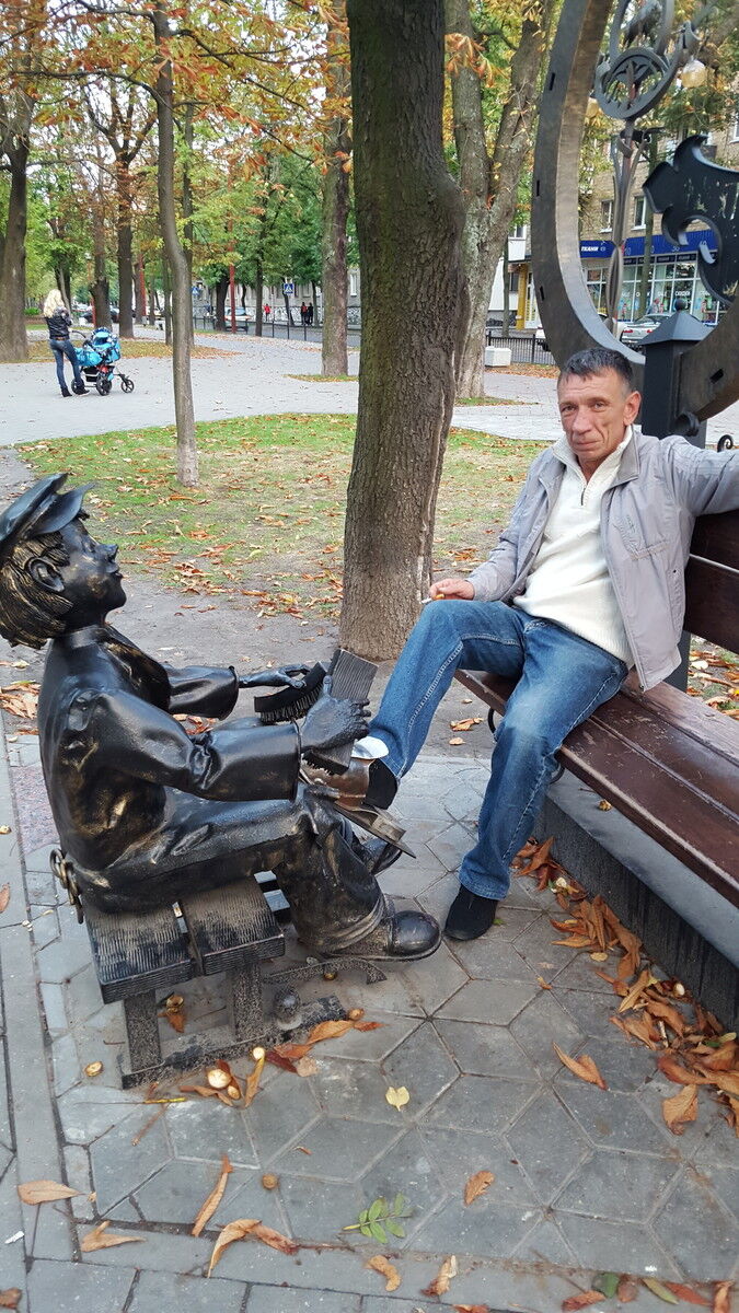  8787704  Wasil, 57 ,    