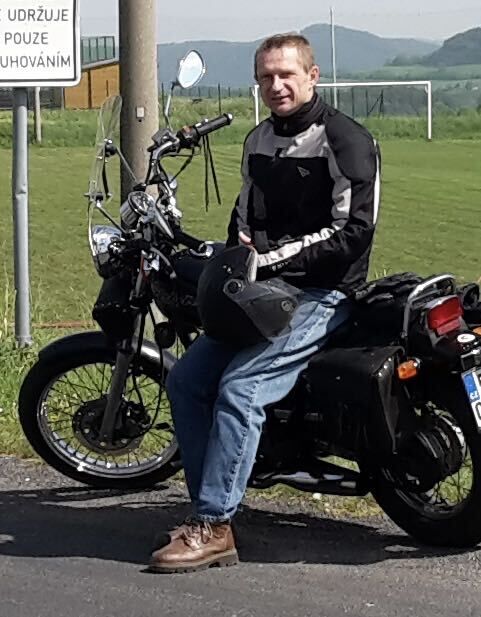  27776224  Jari, 37 ,    Praha