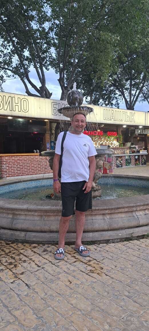  53370264  Radik, 50 ,    