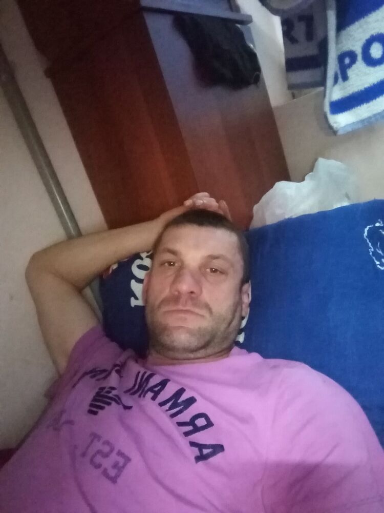  19287224  Aleksey, 44 ,    