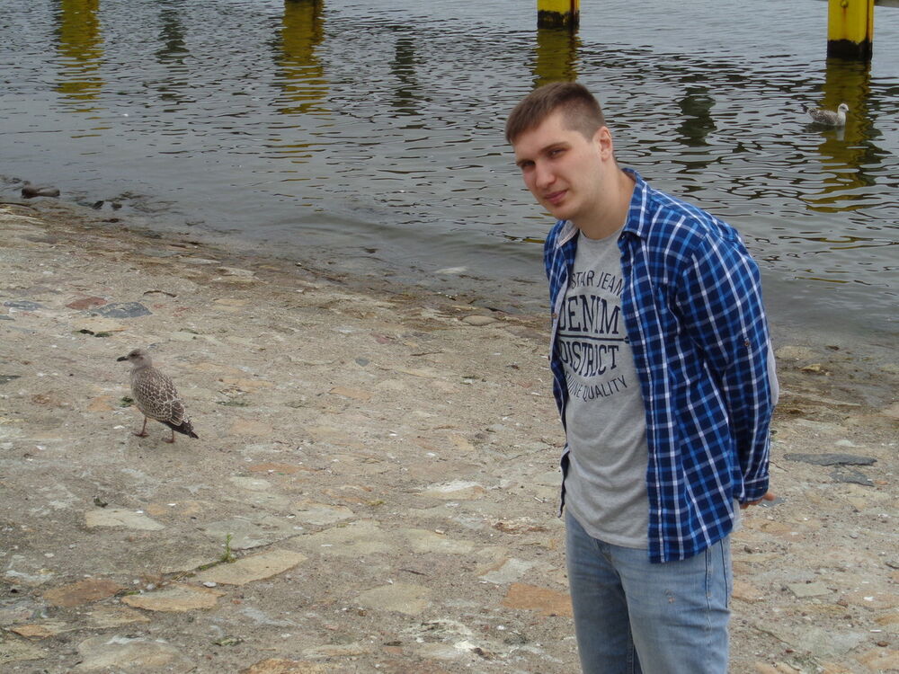  11235244  Maksim, 36 ,    