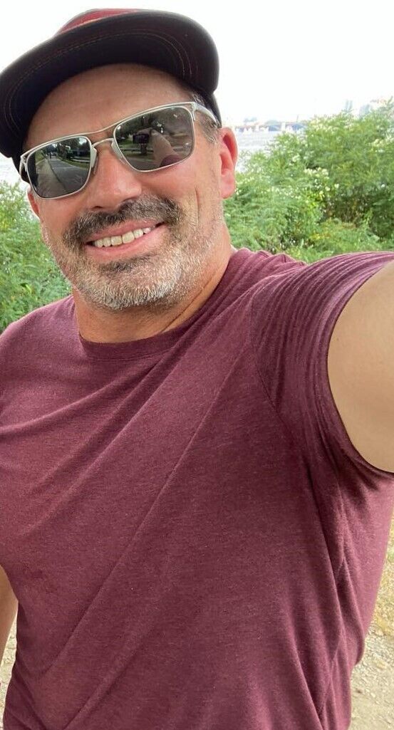  47941844  Gabriel, 56 ,    