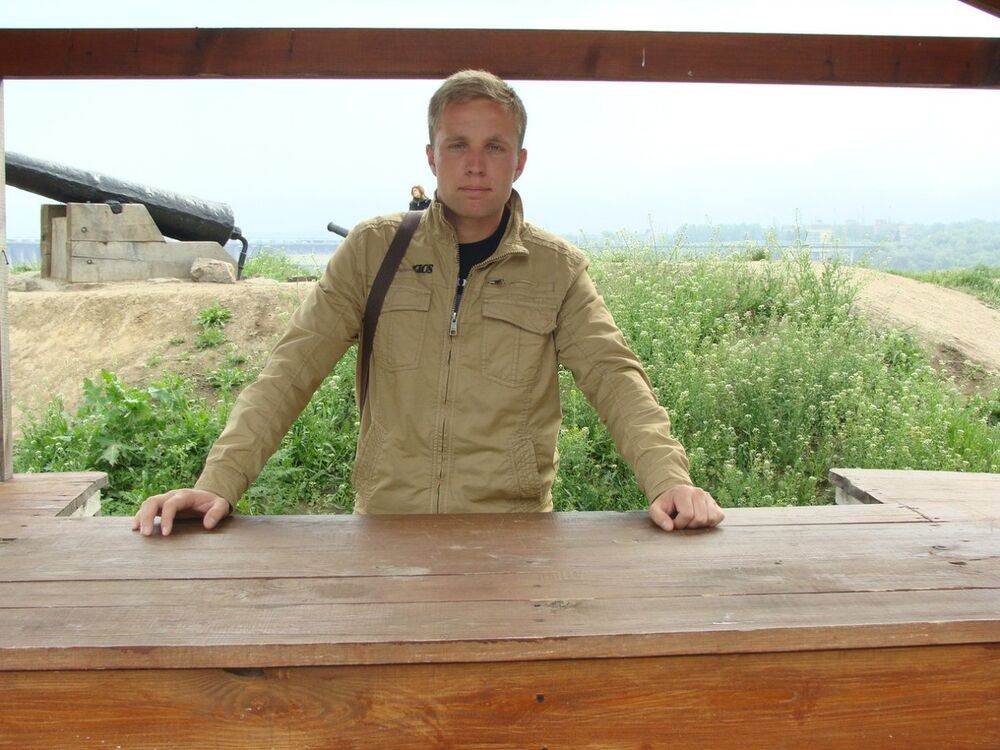  5330384  Lazer, 37 ,    