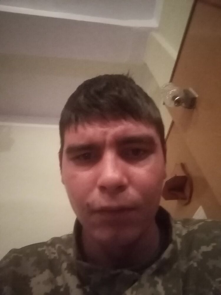  18490264  Ivan, 28 ,    
