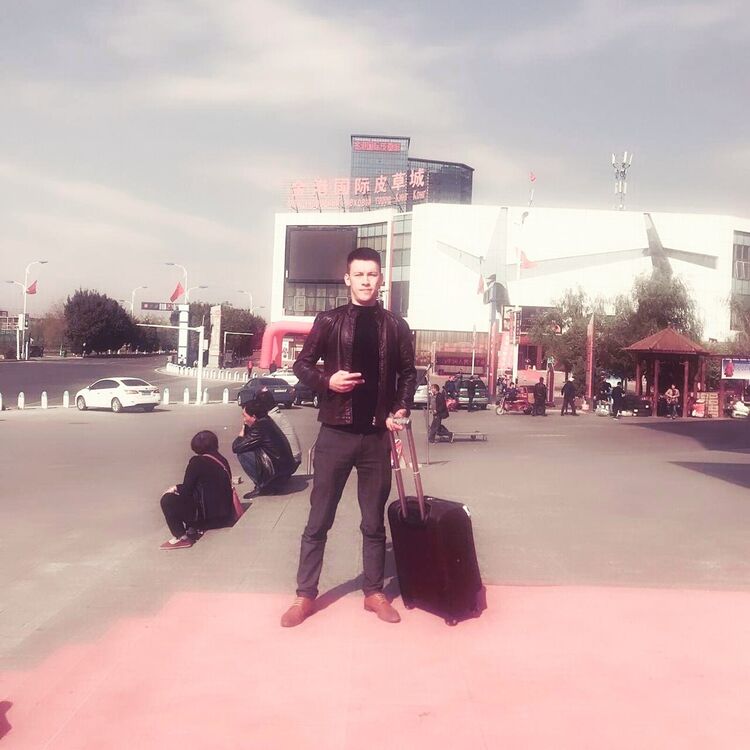  ,   Zhaks, 32 ,     , c 