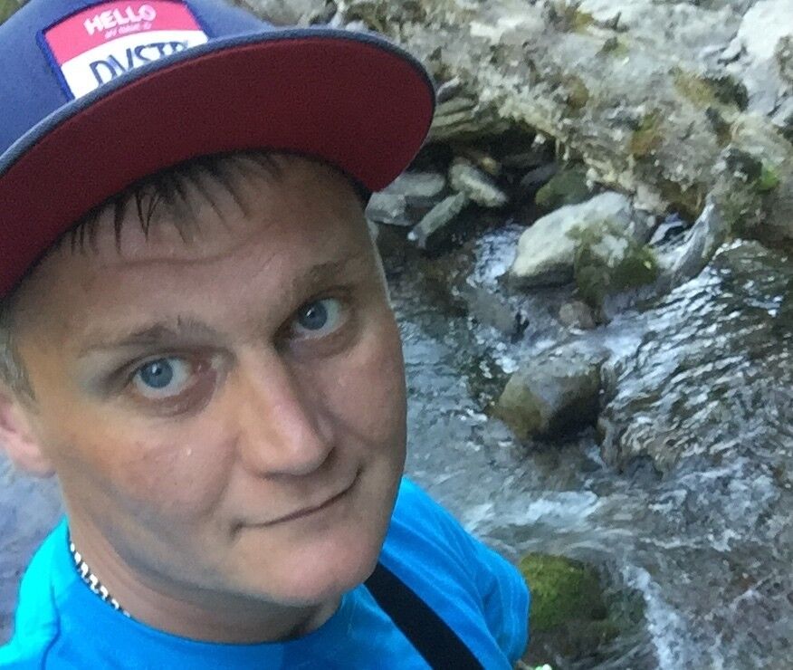  ,   Denis, 40 ,   ,   , c 