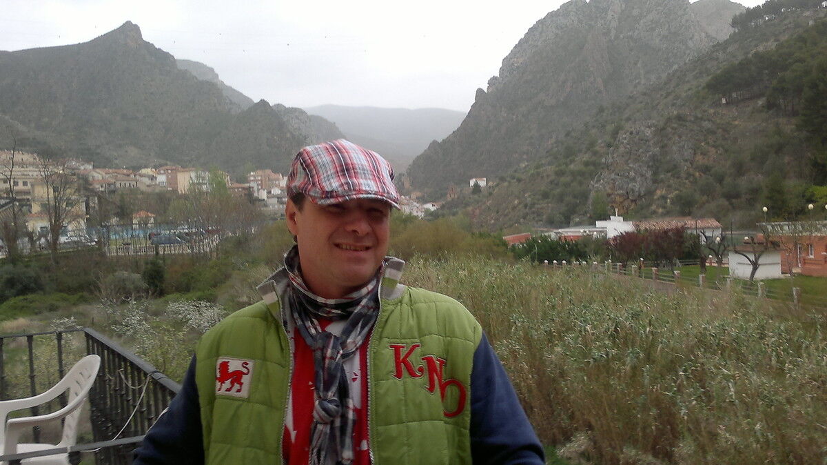  4897424  Vasile, 55 ,    