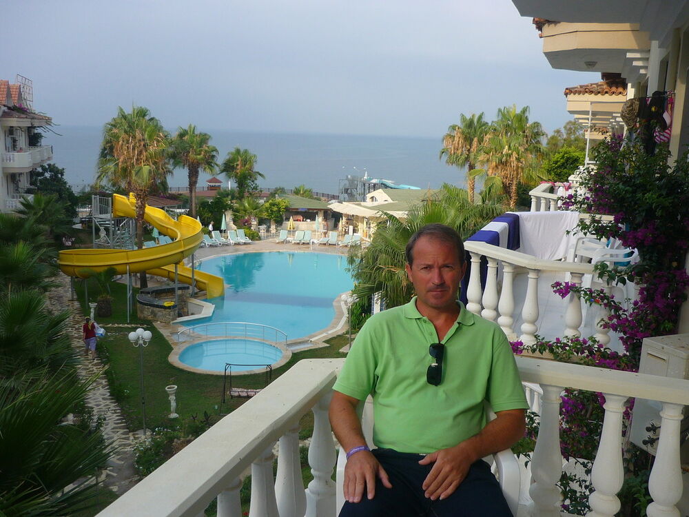  5504894  Sergiu, 54 ,    