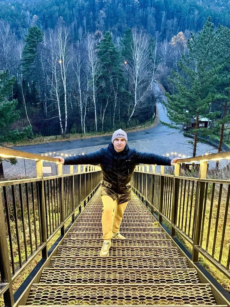  53850414  Andrei, 32 ,    