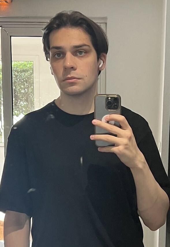  38792594  Robert, 25 ,    1er Arrondissement