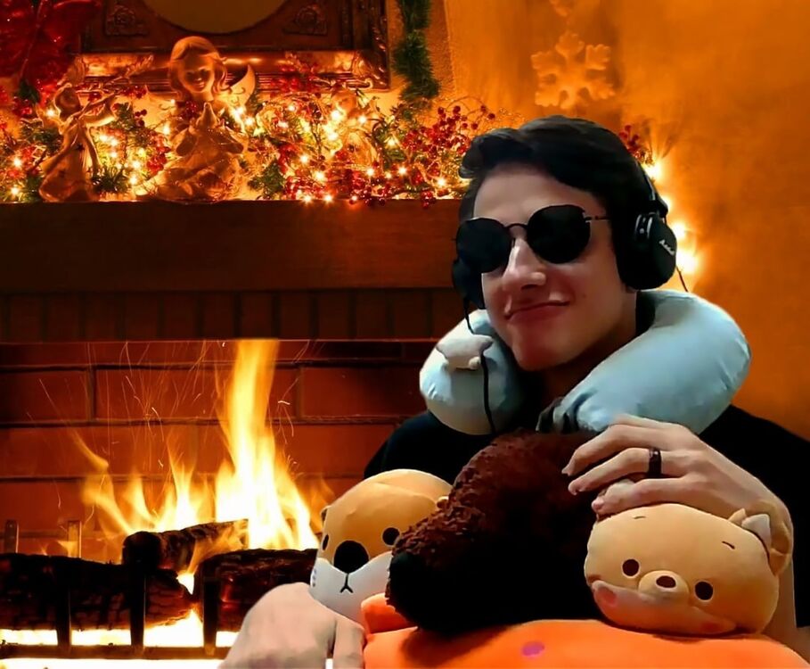  27914474  Denis, 24 ,    