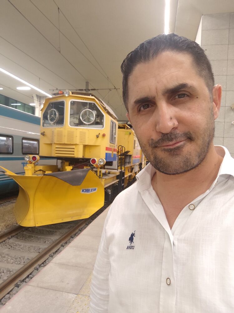  53661064  Mexmet, 37 ,    