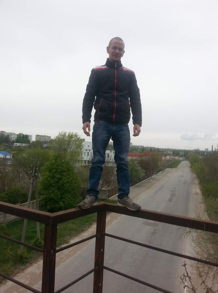  ,   Sergiu, 44 ,   ,   , c 