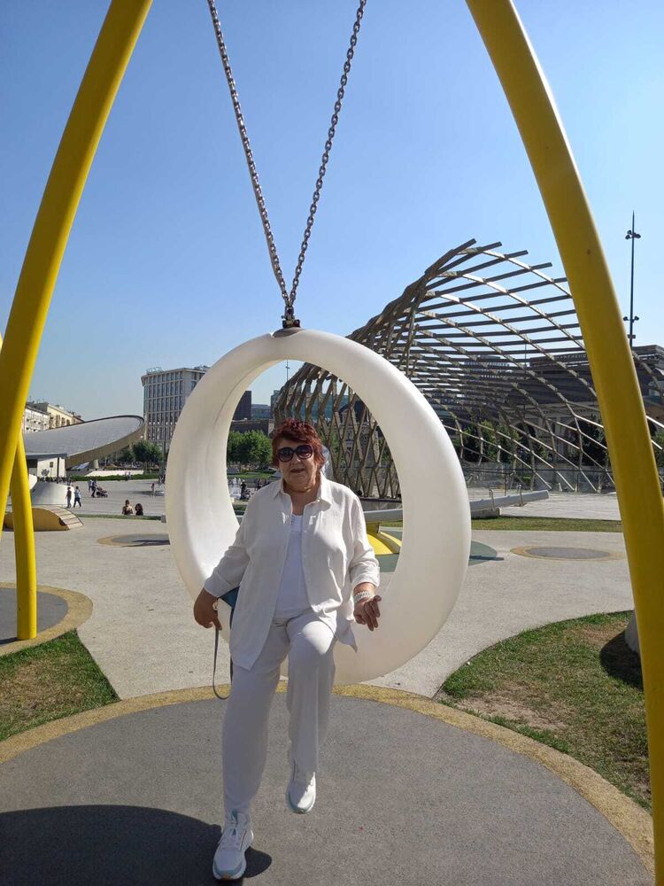  48986024  TATIANA, 70 ,    