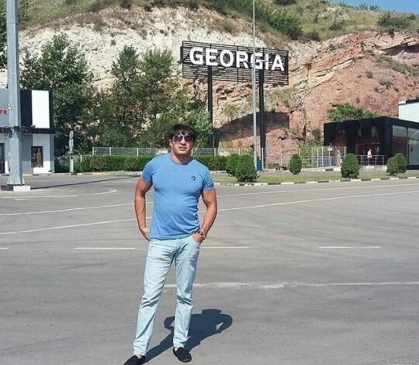  45936904  Roman, 38 ,    