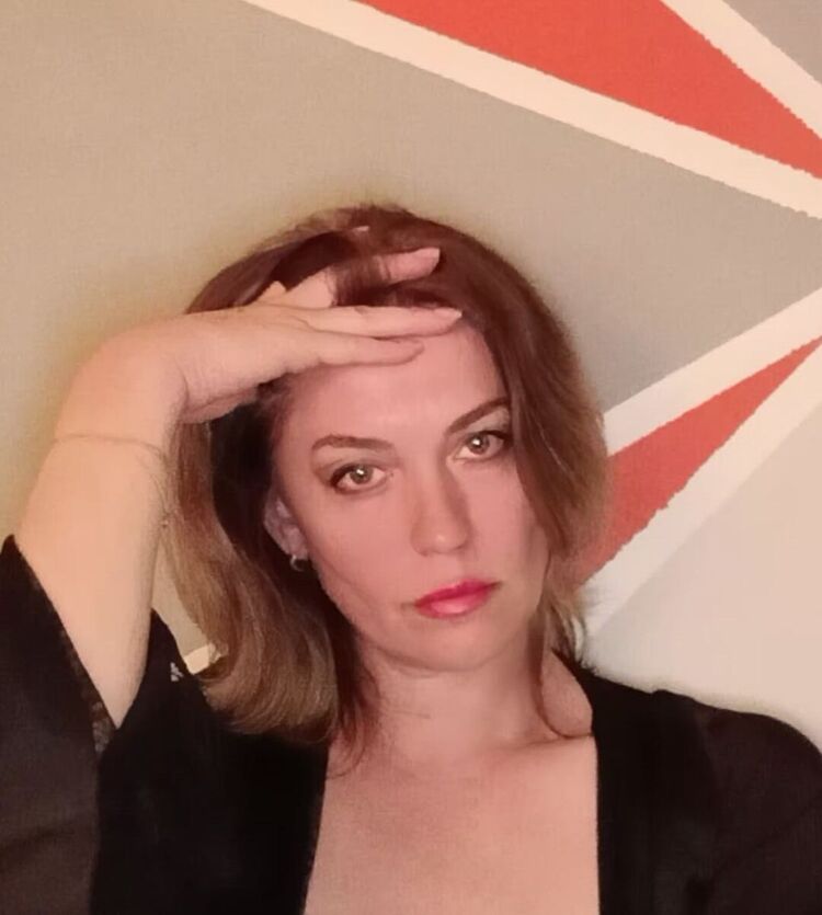  53534004  GODDESS, 49 ,    -