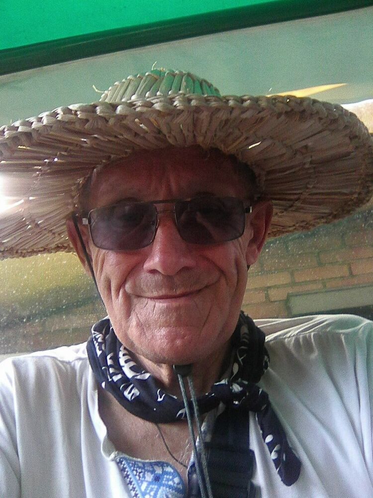  21843344  Viktor, 76 ,    