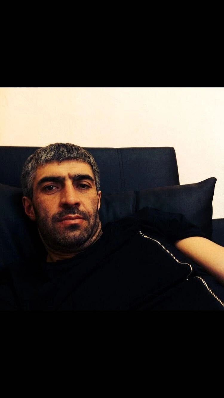  30603364  Ali, 44 ,    