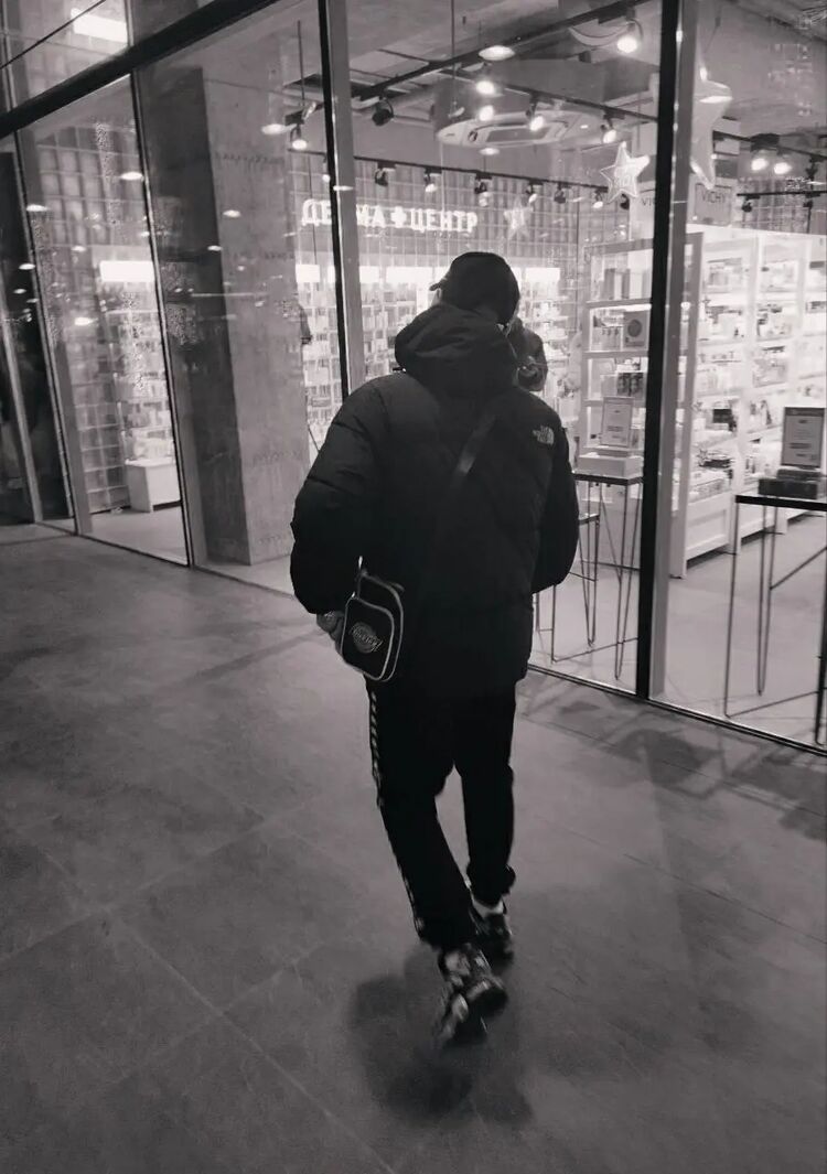  43558774  Marik, 22 ,    