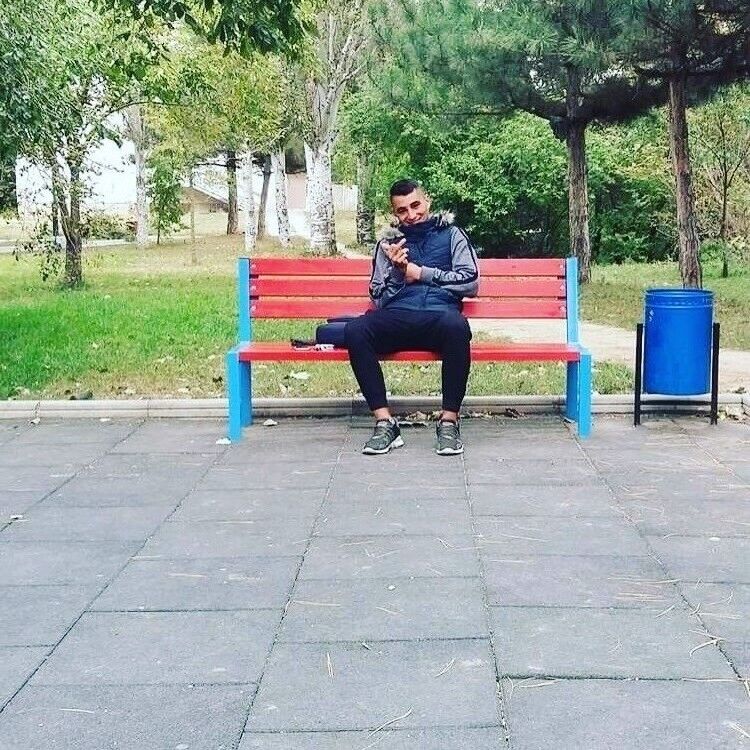  18085614  Costea, 28 ,    