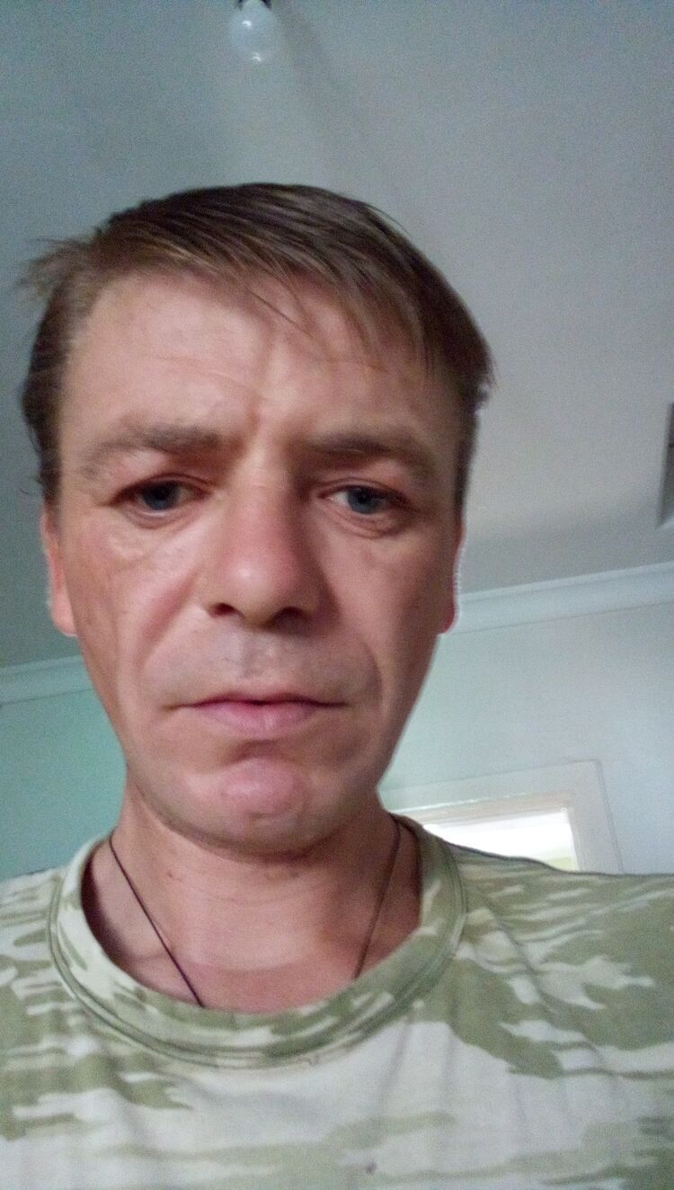  53380454  Sergiu, 37 ,    