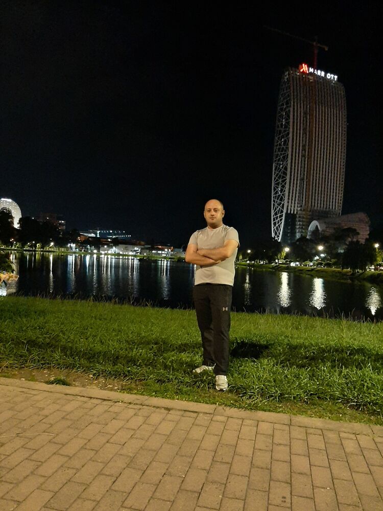  42497214  Roma, 37 ,    