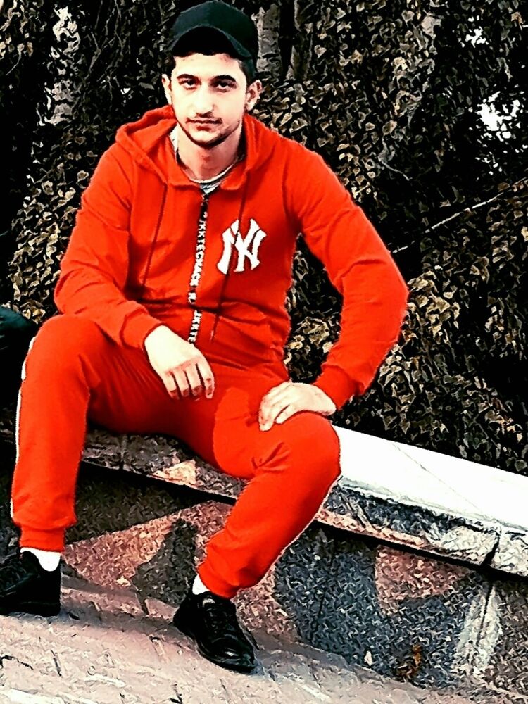  20571354  Vahe, 27 ,    