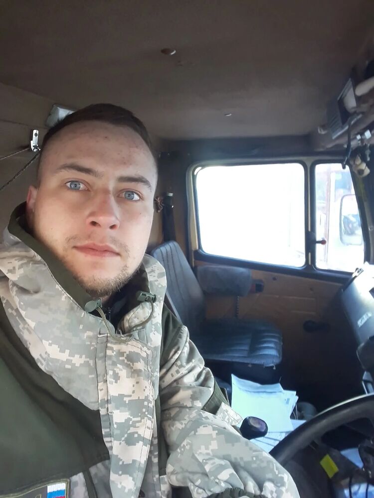  42906154  Vladimir, 27 ,    
