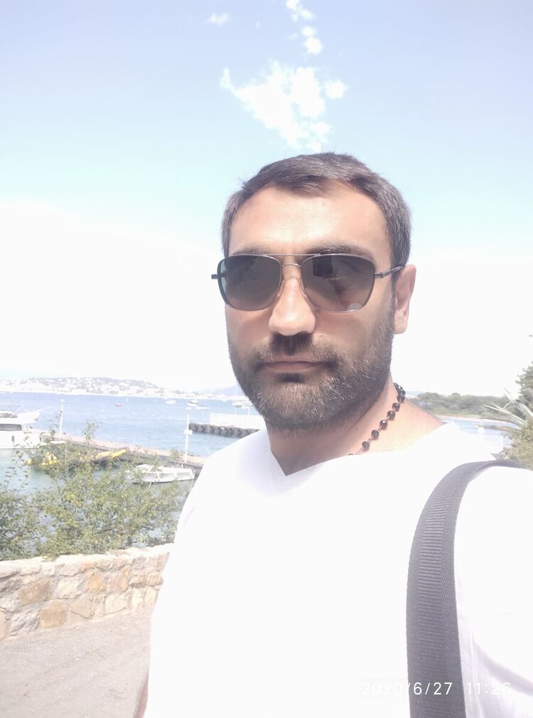  20769534  Feliks, 44 ,    Cannes