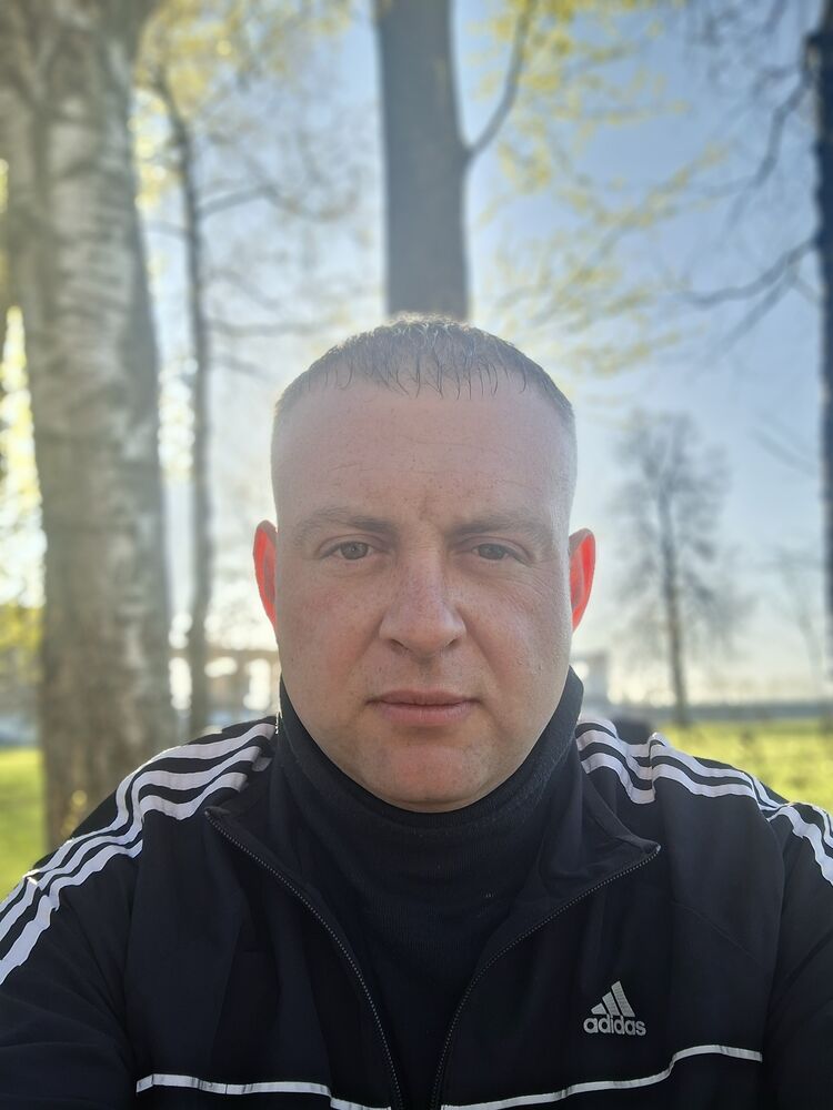  51515164  Roman, 38 ,    