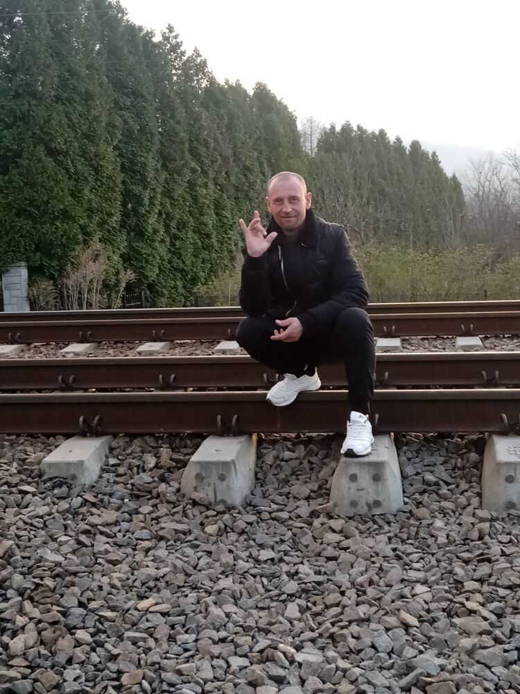  42968904  , 45 ,    