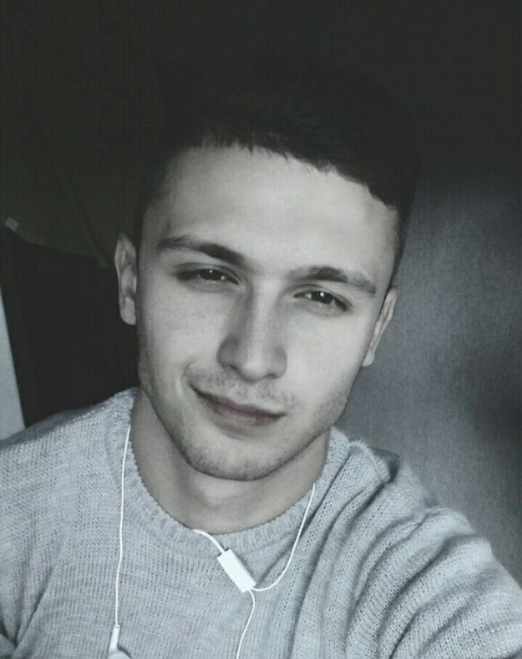  44049314  Oleg, 32 ,    