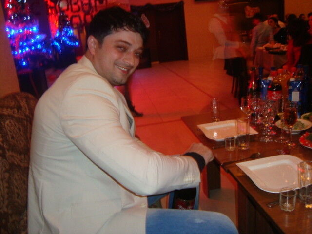 5385764  Aleks, 46 ,    