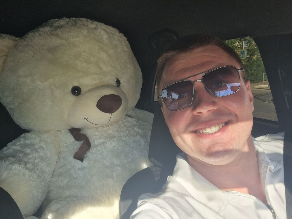  54071864  Viktor, 28 ,    