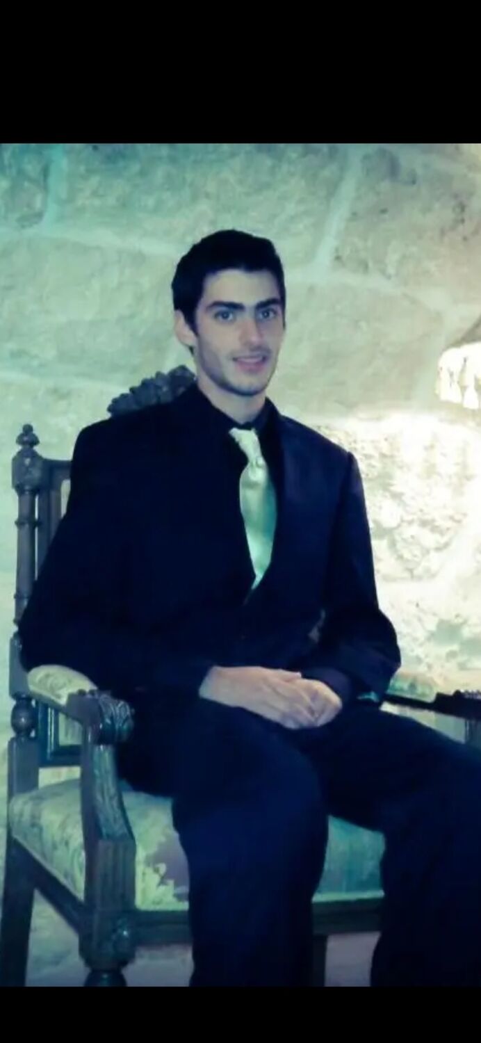  41018984  Robert, 29 ,    