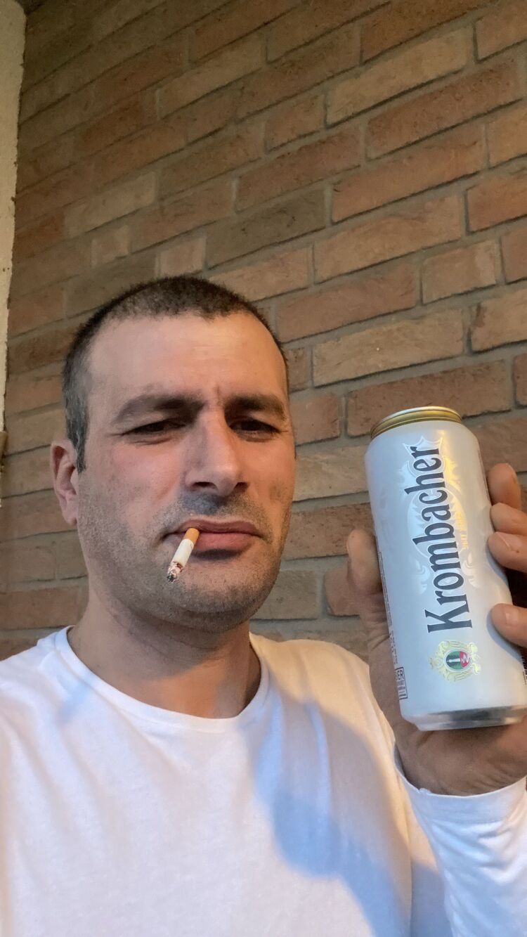  43126784  Lado, 44 ,    Hilchenbach