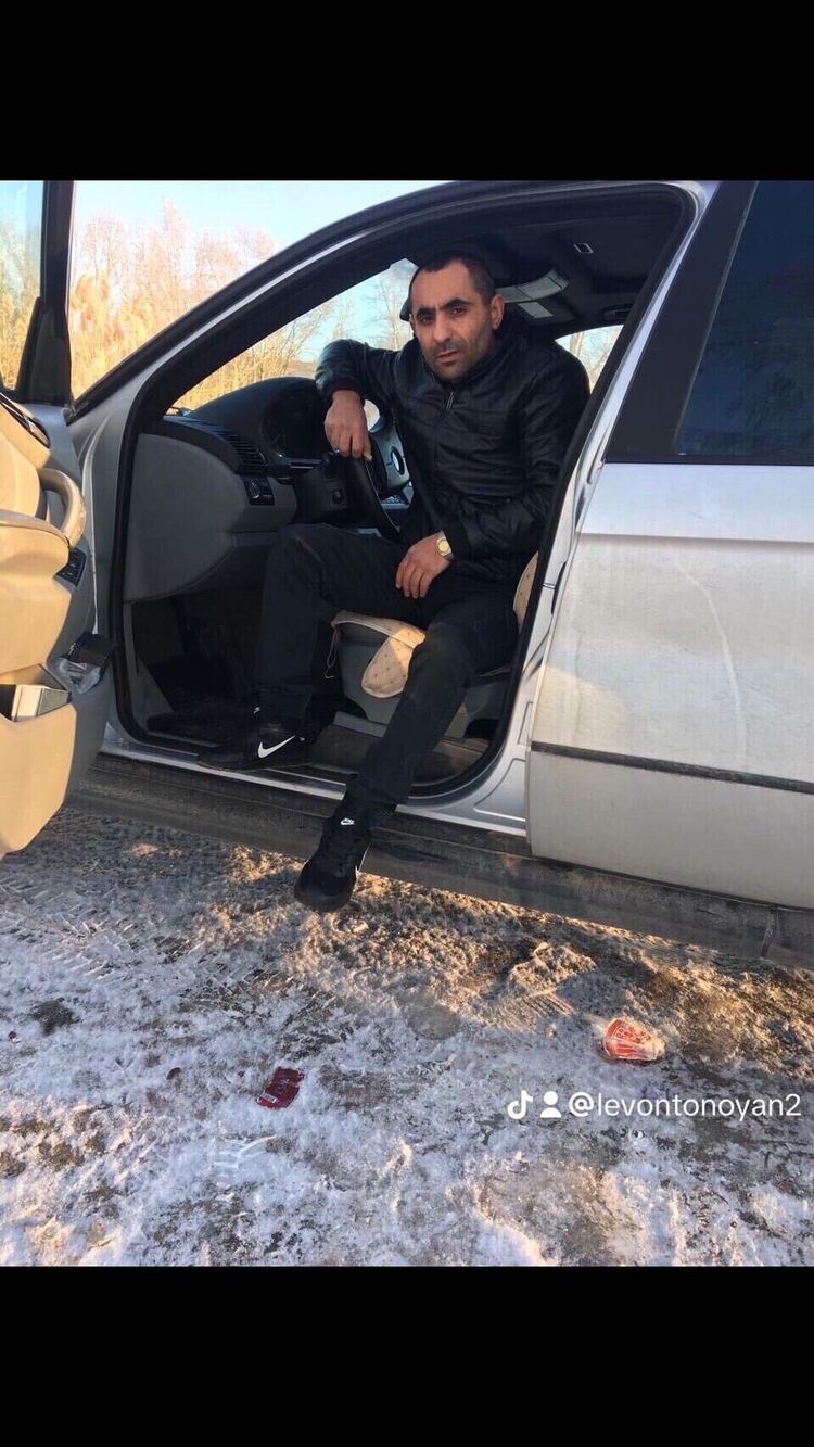 44554134  Lyov, 44 ,    