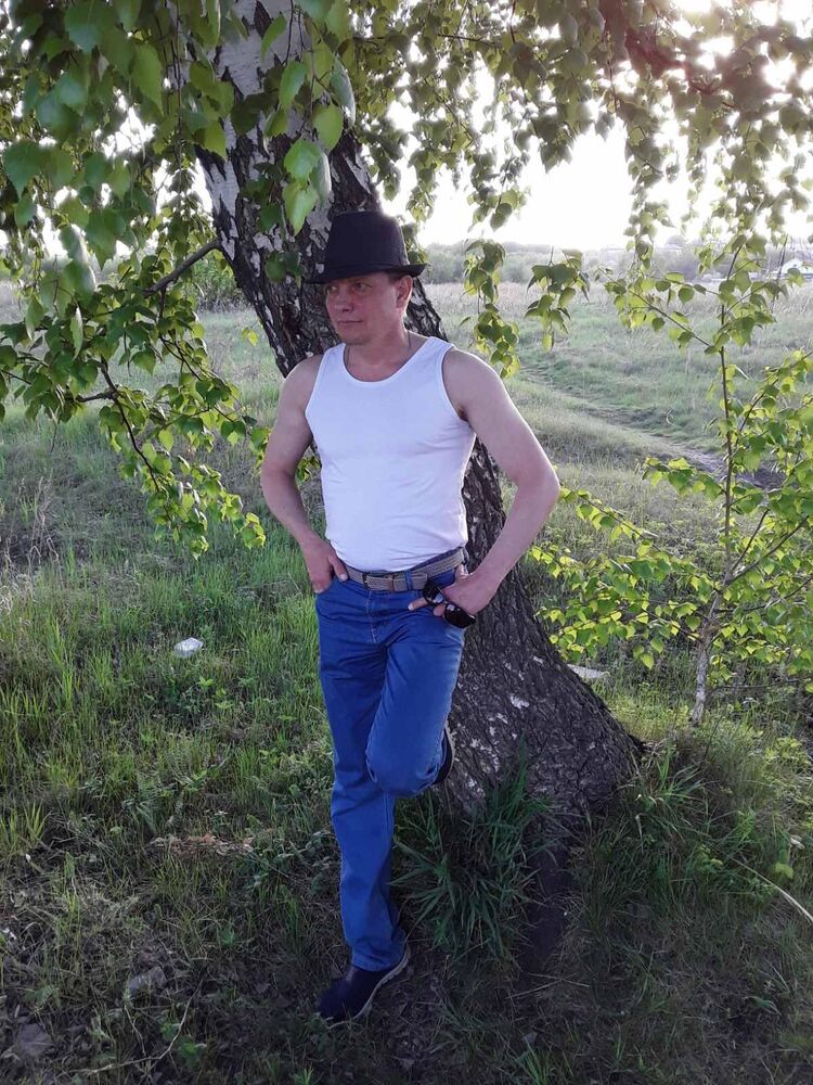  37409034  Alex, 49 ,    