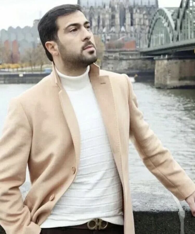  50035814  Vlad, 41 ,    