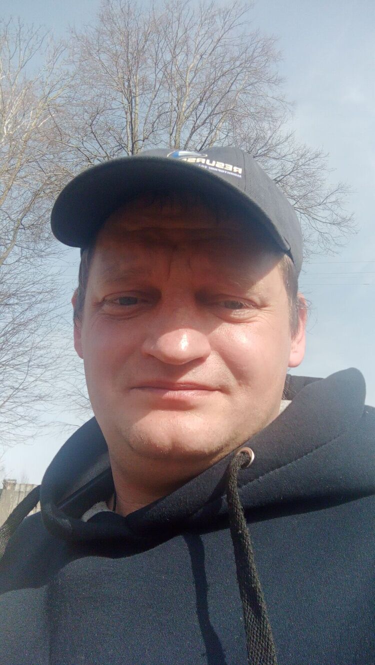  44803754  Maks, 39 ,    