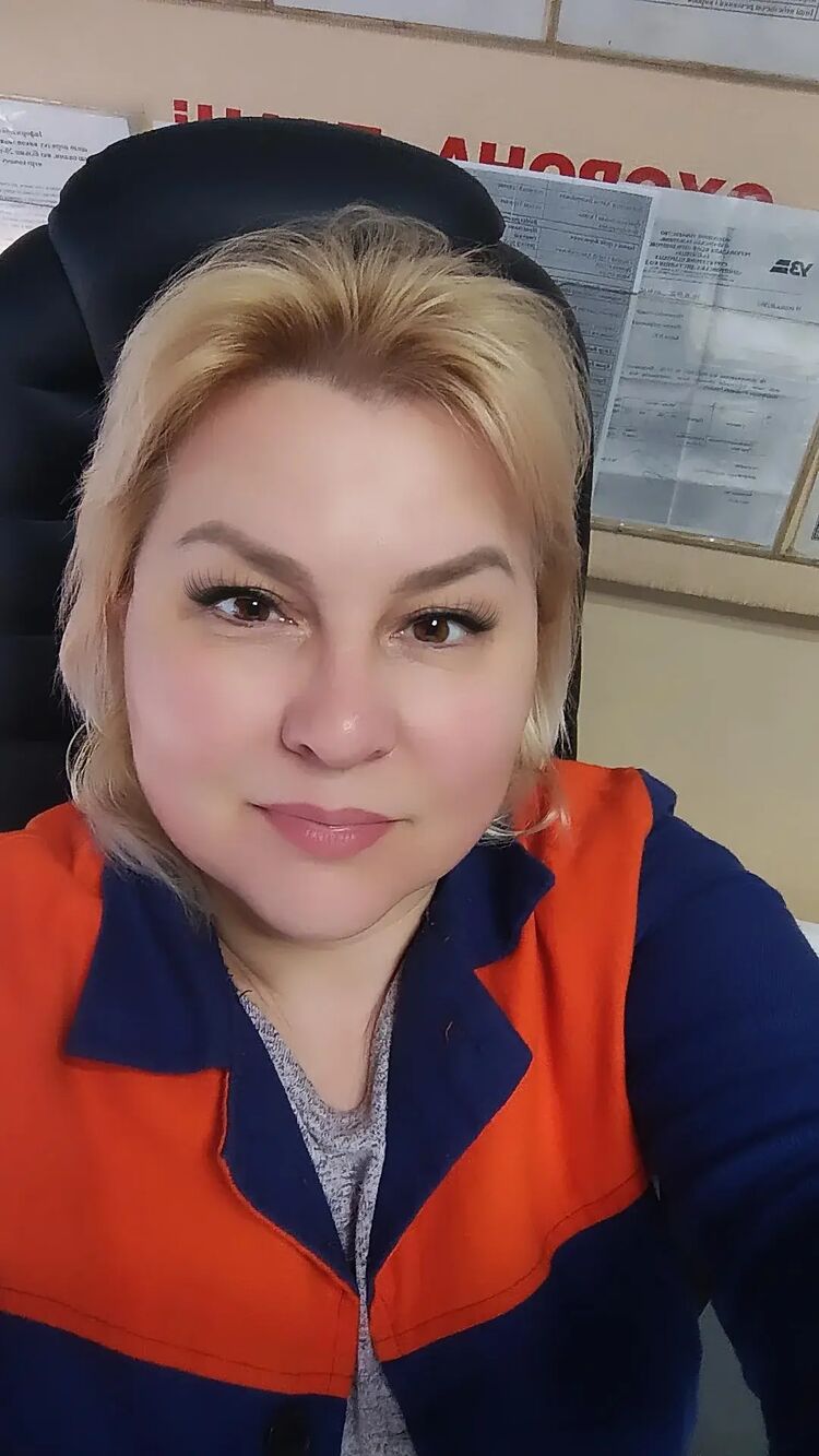  27306954  Natali, 47 ,    
