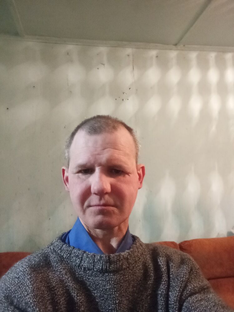  41382484  Stanislav, 44 ,    -