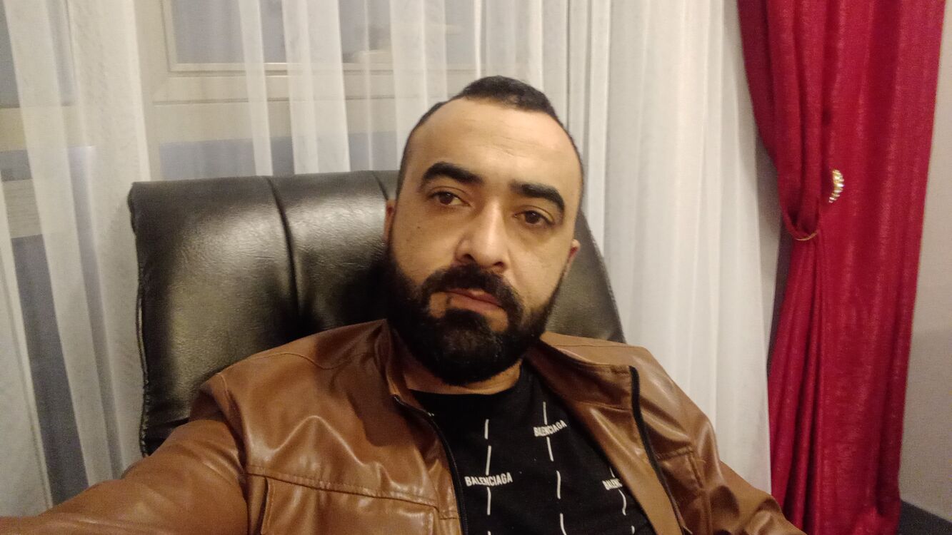  ,   Ruslan, 32 ,   ,   