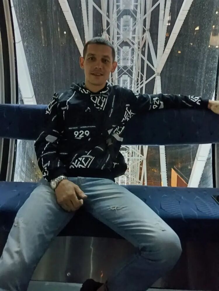  43913964  , 31 ,    