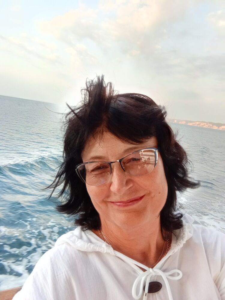  54082454  Irina, 64 ,    