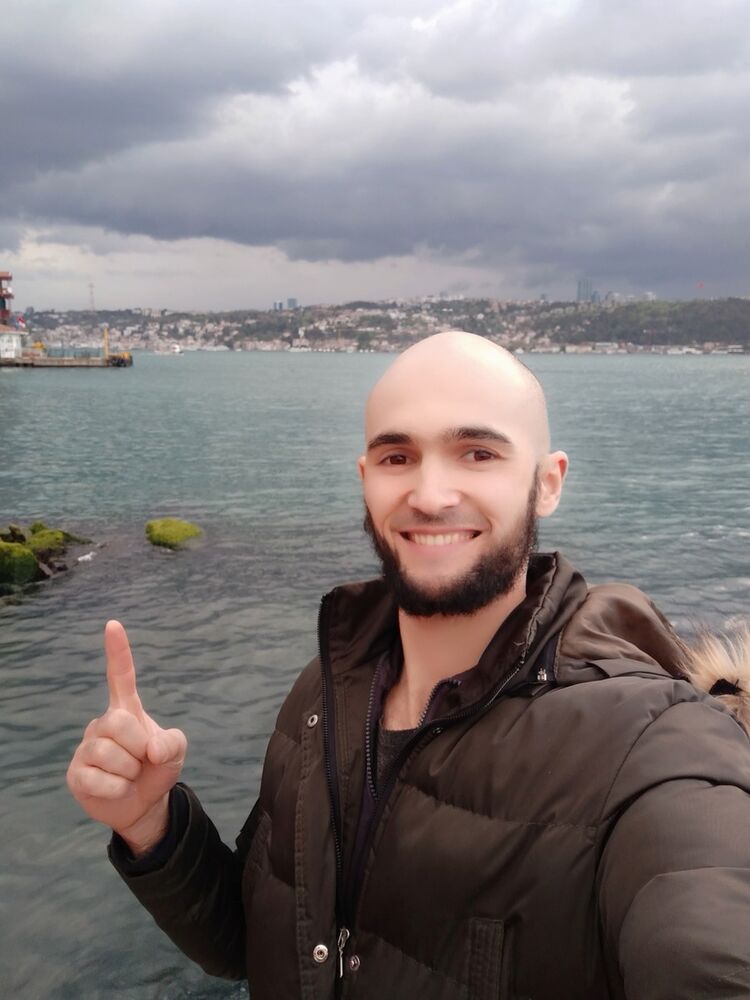  ,   Ali, 32 ,   ,   , c 