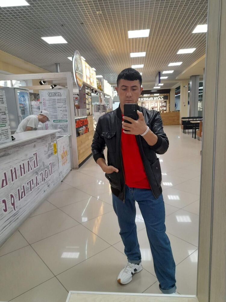  34980754  Feruz, 25 ,    